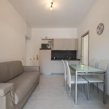 Apartment Moderna By Propertize